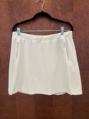 Tail Woman’s Cream Textured A-Line Golf Skirt. Size Large